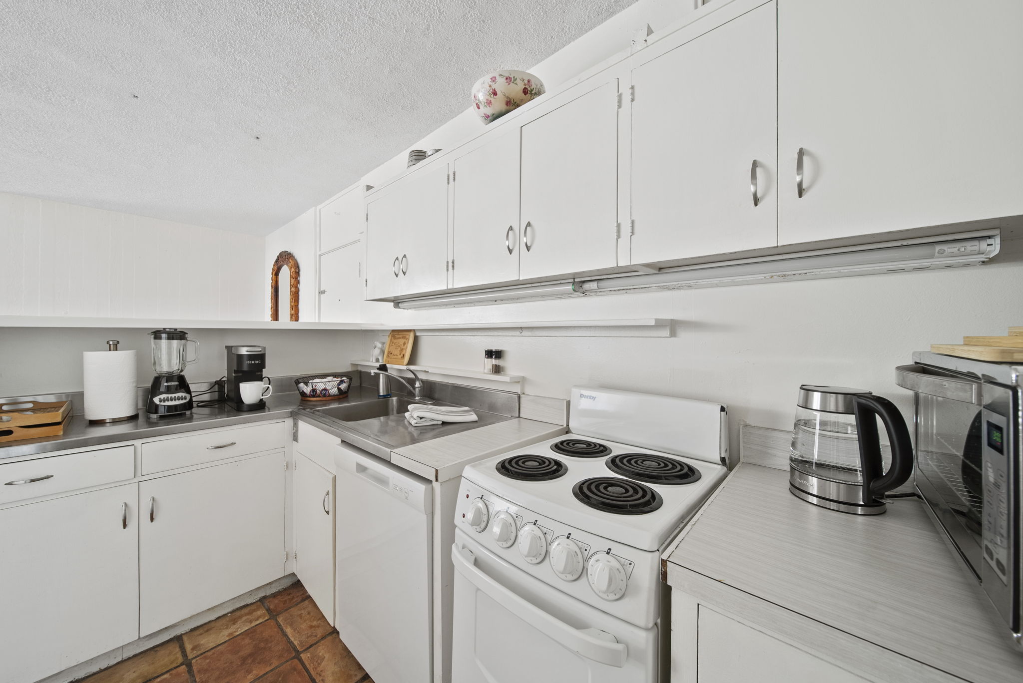 Kitchen stove and worktop